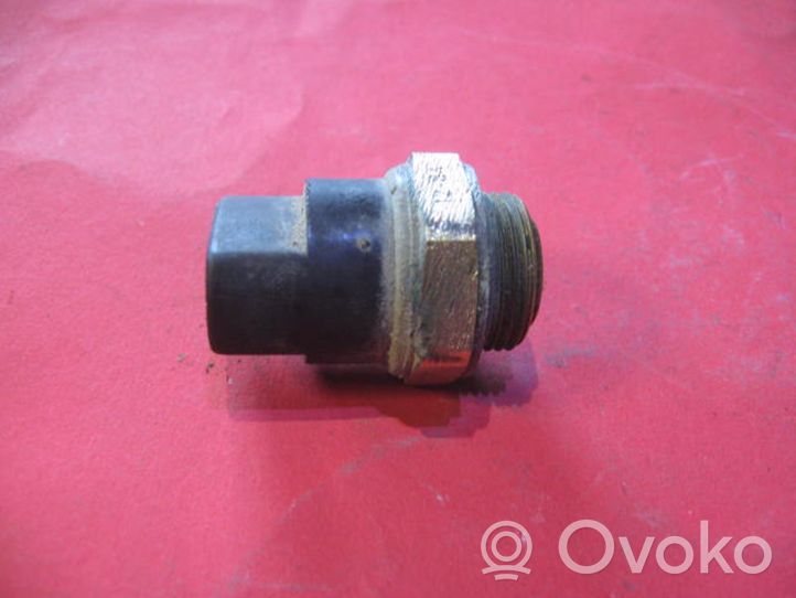 Volkswagen Transporter - Caravelle T3 Coolant temperature sensor 321959481E