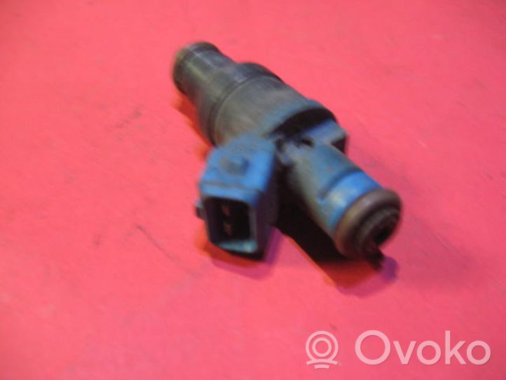 Volkswagen PASSAT B5 Injecteur de carburant 06B133551C