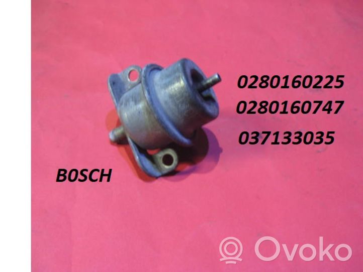 Volkswagen PASSAT B3 Fuel pressure regulator 0280160225