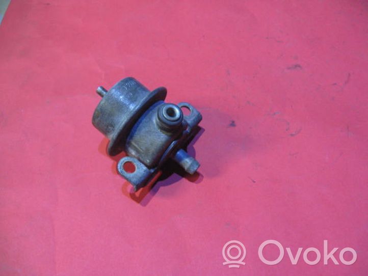 Volkswagen Jetta II Fuel pressure regulator 0280160225