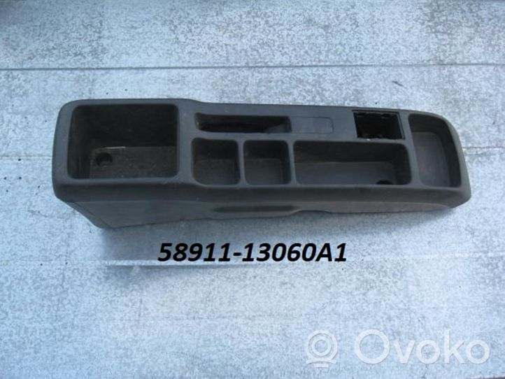 Toyota Verso Centrinė konsolė 5891113060A1