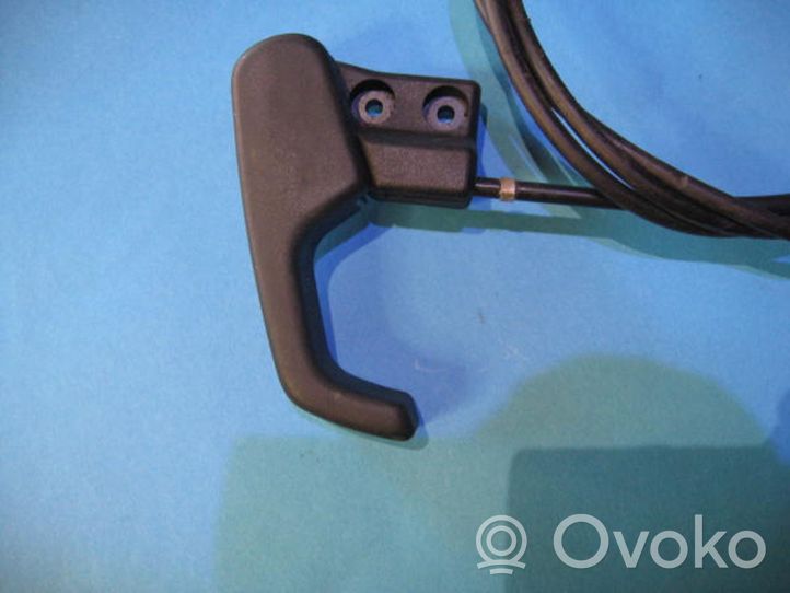 Volkswagen PASSAT B3 Cable de apertura del capó/tapa del motor H1823533