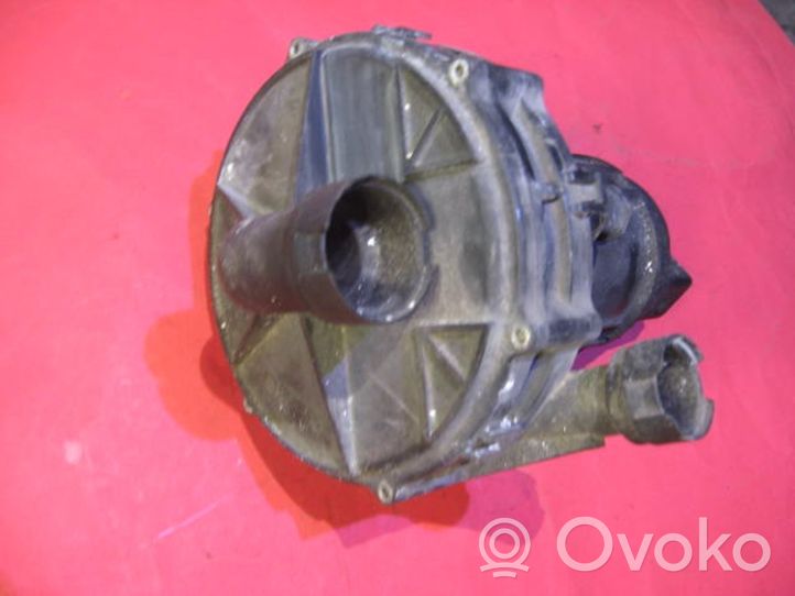 Audi A4 S4 B5 8D Antrinis oro siurblys 078906601D