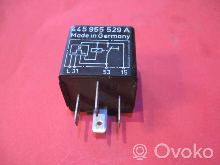 Volkswagen PASSAT B2 Window wiper interval relay 445955529A