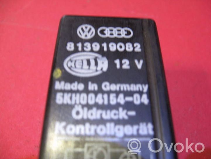 Audi 80 90 B3 Relais de commutateur feux de détresse 813919082