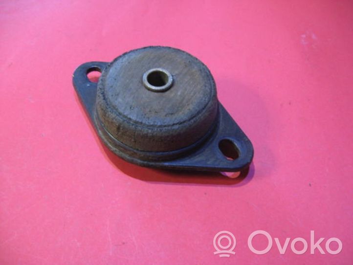 Mercedes-Benz 100 W631 Supporto di montaggio del motore 100D24D