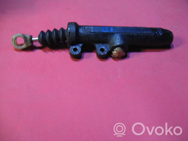 Mercedes-Benz W123 Główny cylinder sprzęgła 0012956806