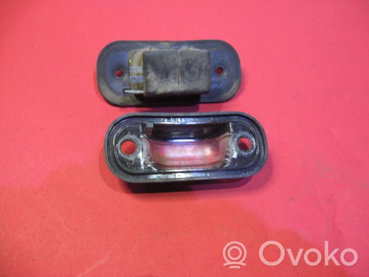 Audi 80 90 B3 Lampa oświetlenia tylnej tablicy rejestracyjnej 443943191