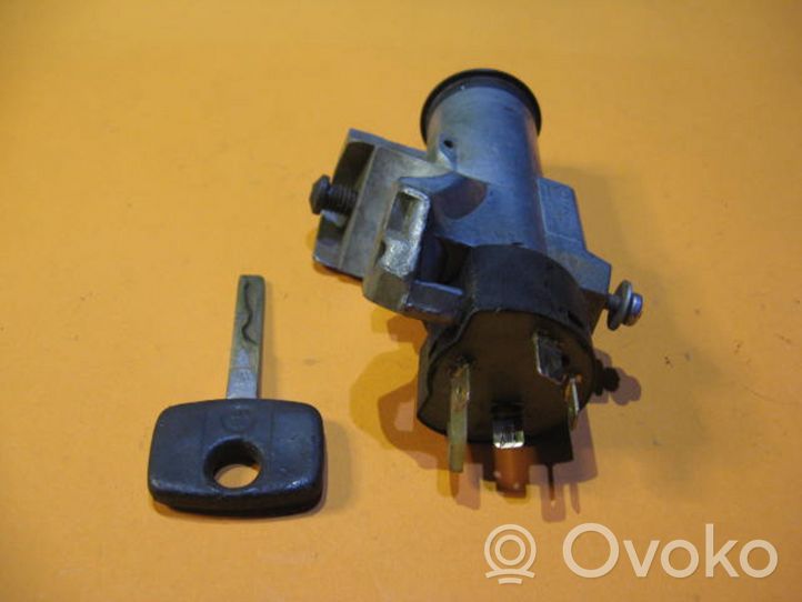 Opel Omega A Ignition lock 900692145