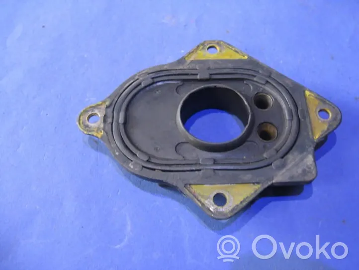 Volkswagen Jetta I Support carburateur / injection monopoint 05012961A