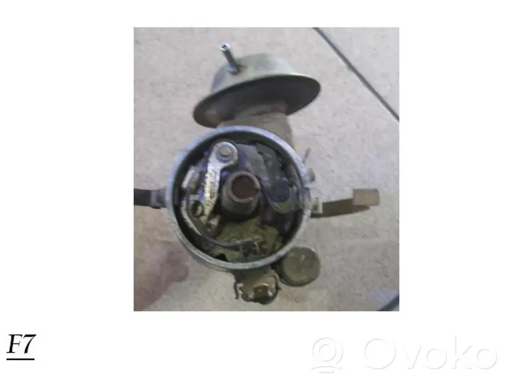 Volkswagen Jetta I Spark distributor 0231170239