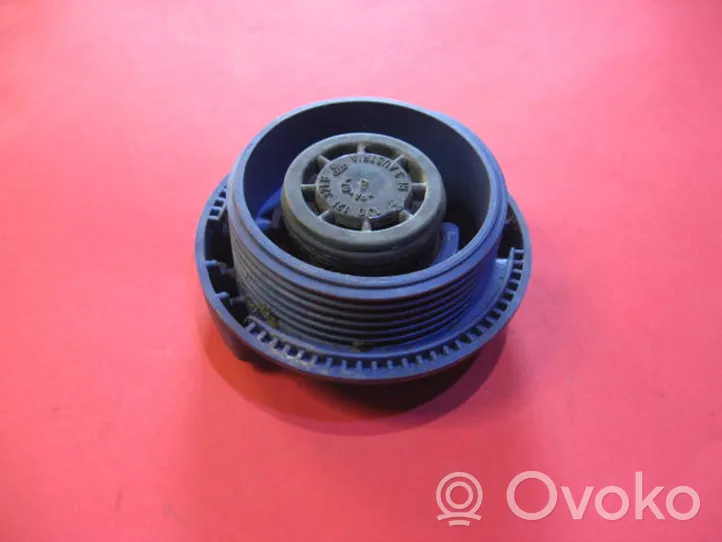 Volkswagen II LT Vase d'expansion / bouchon de réservoir de liquide de refroidissement 1J0121321B