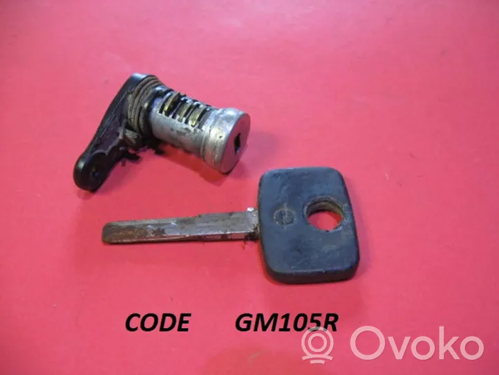 Opel Omega A Front door lock (next to the handle) GM105R