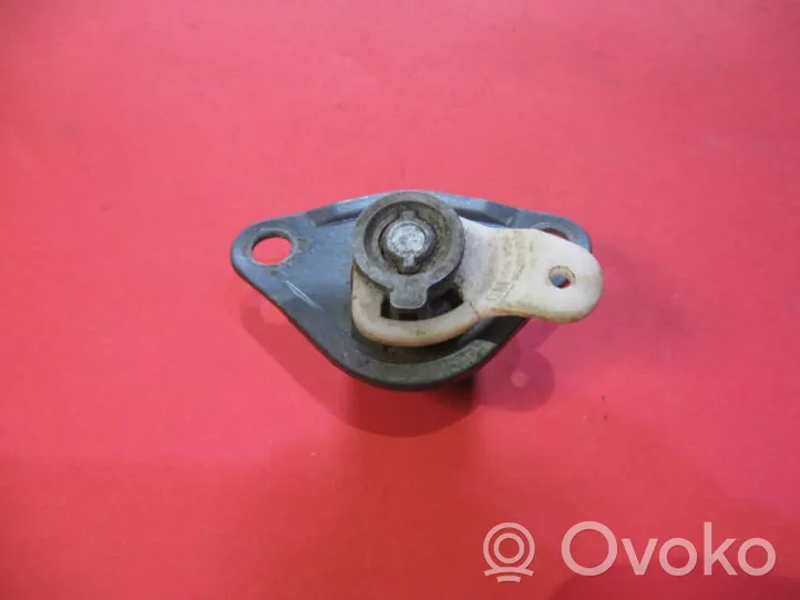 Opel Kadett E Takaluukun ulkopuolinen lukko GM90181950