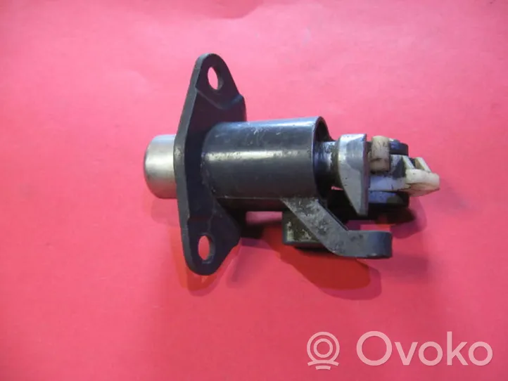 Opel Kadett E Takaluukun ulkopuolinen lukko 01755