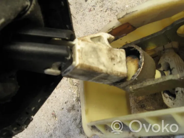 Opel Vectra A Pavarų perjungimo mechanizmas (kulysa) (salone) 90334186