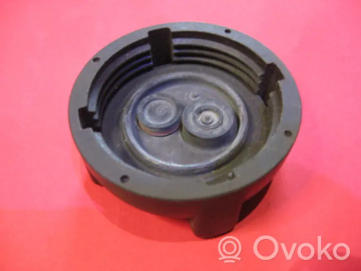 Volkswagen Jetta I Vase d'expansion / bouchon de réservoir de liquide de refroidissement 443121321