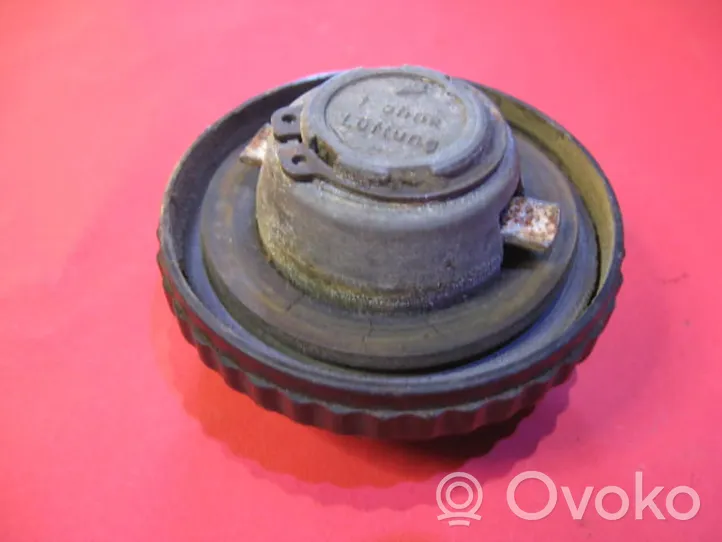 BMW 5 E28 Fuel tank filler cap 2OHNELUFTUNG