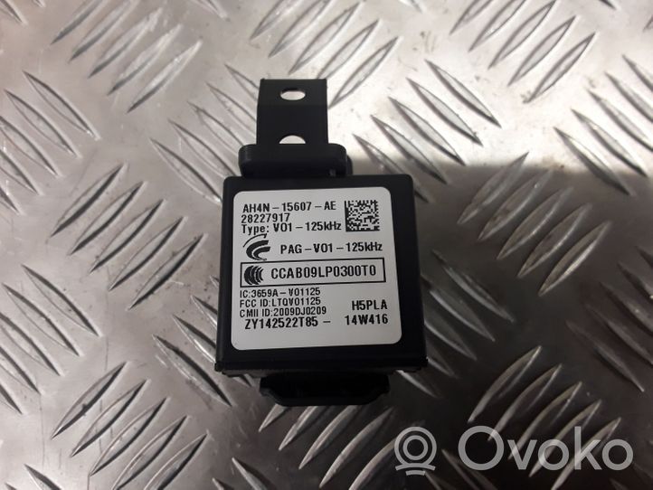 Volvo V40 Module de commande marche/arrêt AHH4N15607AE