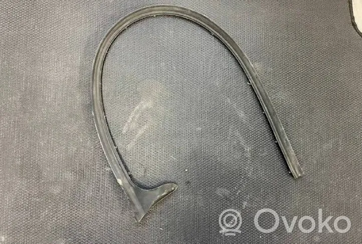 Volkswagen Jetta VI Rivestimento modanatura del vetro della portiera anteriore 5C6837651