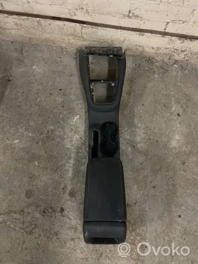 Volkswagen Jetta VI Armrest 