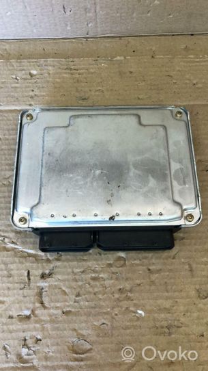 Volkswagen PASSAT B5 Dzinēja vadības bloks 038906019EJ