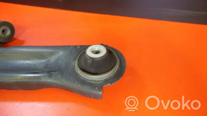 Nissan Note (E11) Triangle bras de suspension supérieur arrière 