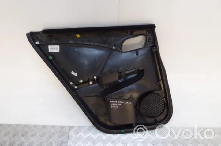 Honda Civic IX Takaoven verhoilu 