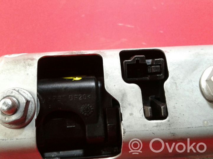 Volkswagen PASSAT B6 Tailgate exterior lock 