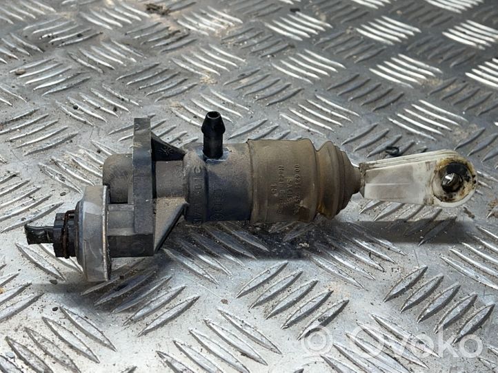 Audi A4 S4 B5 8D Pompa della frizione 8E1721401C