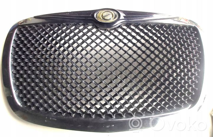 Chrysler 300 - 300C Maskownica / Grill / Atrapa górna chłodnicy 