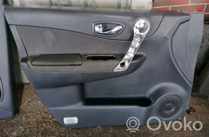 Renault Koleos I Rivestimento del pannello della portiera anteriore 