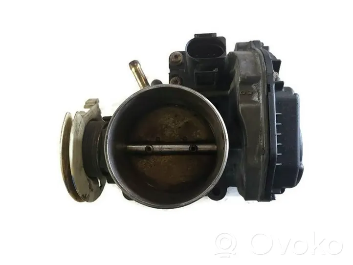 Audi A4 S4 B5 8D Valvola corpo farfallato 990881940