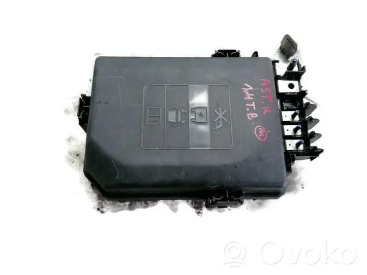 Opel Astra K Relay mounting block 15514069