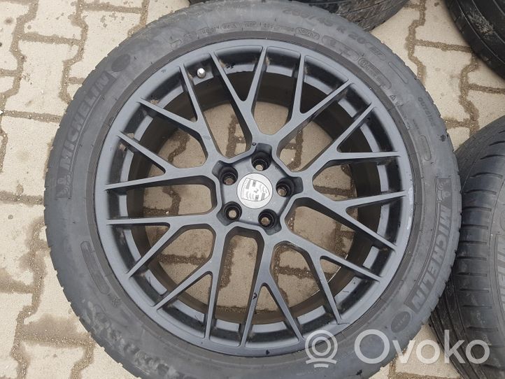 Porsche Macan R18 alloy rim  95b601025bq