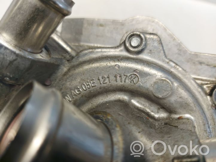 Audi Q3 F3 Vesipumppu 05E121117K