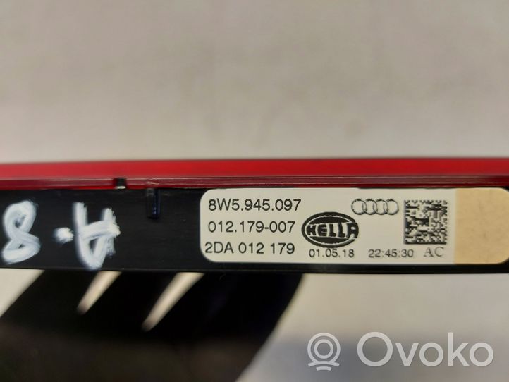 Audi A8 S8 D5 Trzecie światło stop 8W5945097