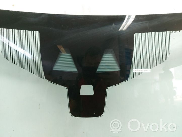 Jaguar XE Priekinis stiklas 