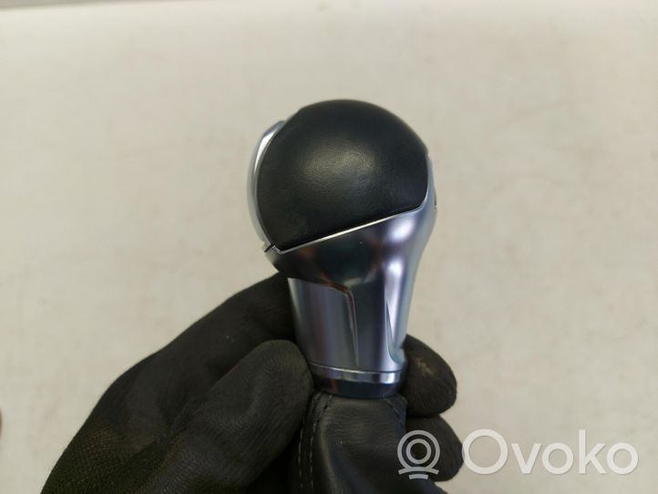 Audi Q2 - Rivestimento in pelle/manopola della leva del cambio 81C713139