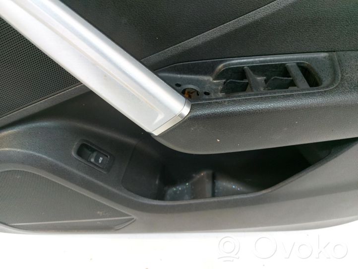 Audi Q2 - Etuoven verhoilu 