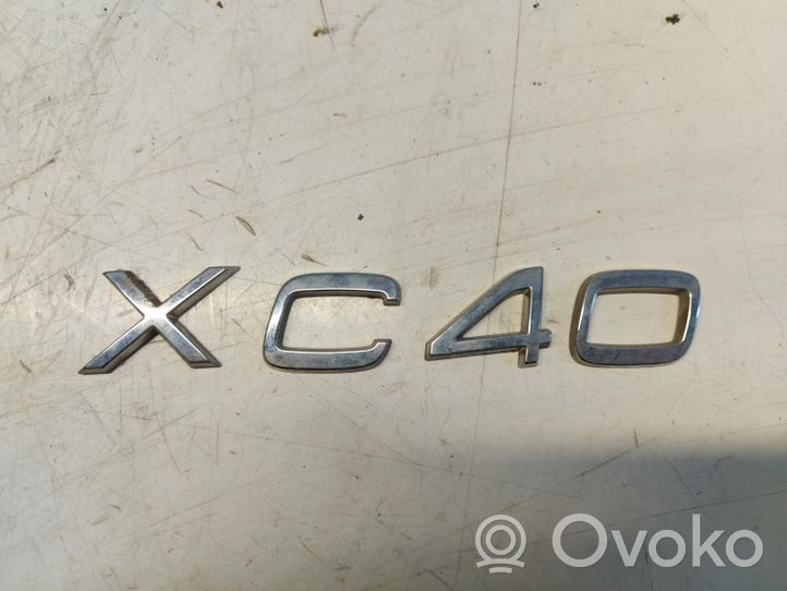 Volvo XC40 Tendina copribagagli pick-up 