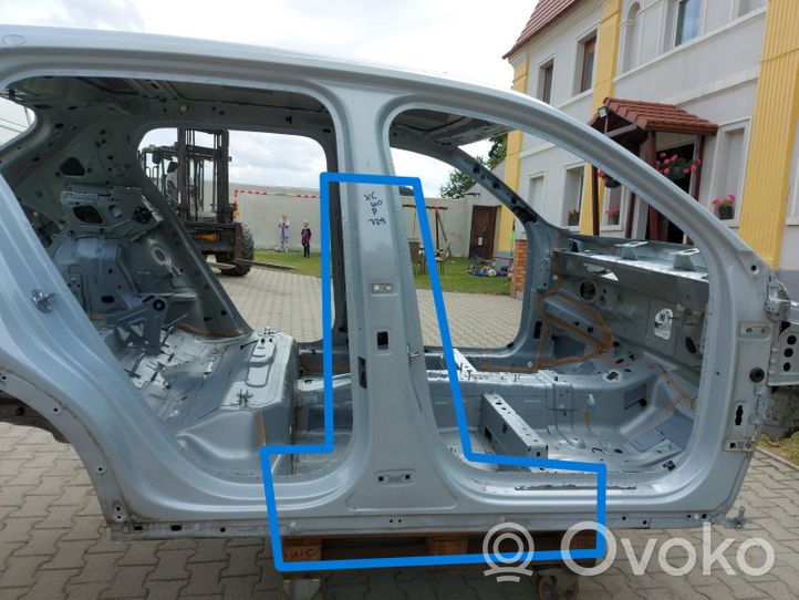 Volvo XC40 Altro elemento di rivestimento sottoporta/montante 