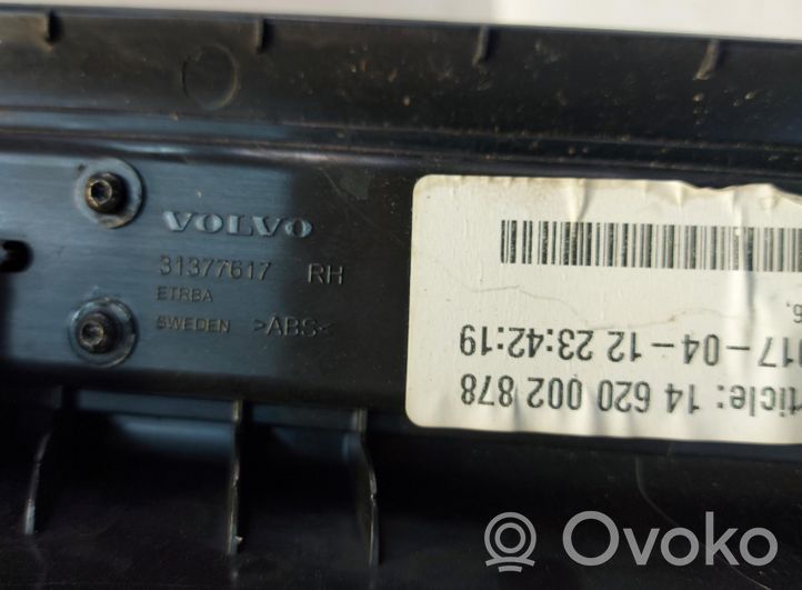 Volvo S90, V90 Sivuhelman/astinlaudan suoja 14620002878