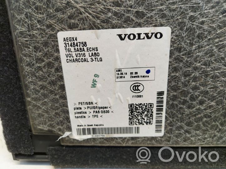 Volvo XC40 Wykładzina podłogowa tylna 31484758