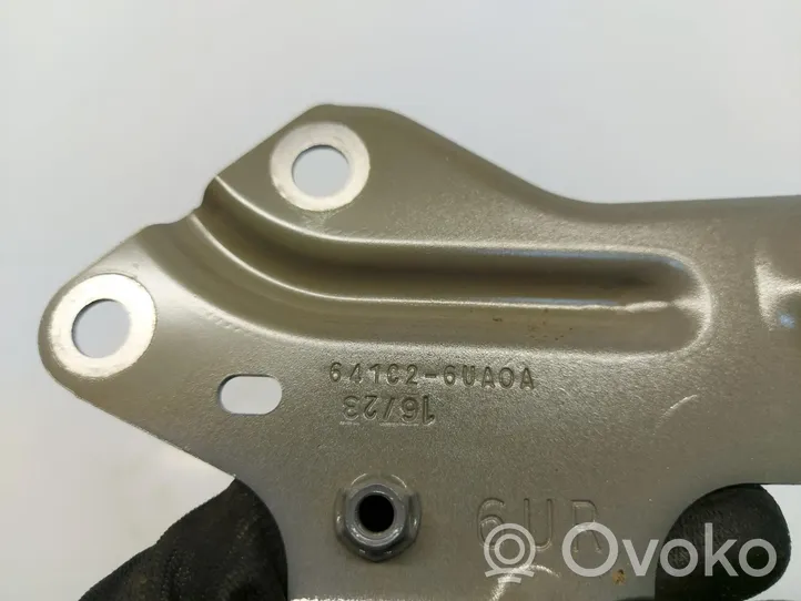 Nissan Qashqai J12 Supporto di montaggio del parafango 641c26ua0a