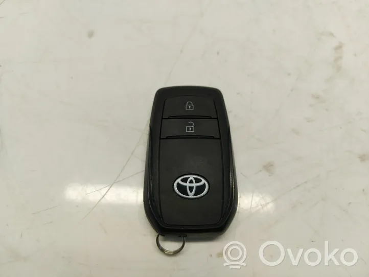 Toyota Yaris XP210 Virta-avain/kortti 