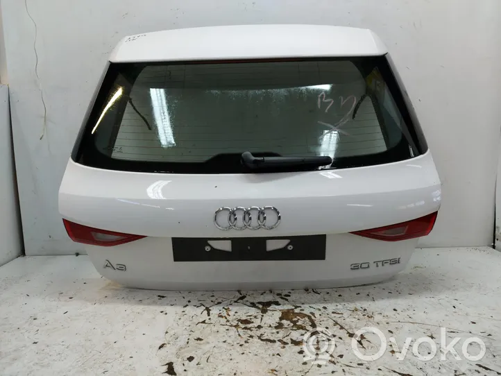 Audi A3 8Y Takaluukun/tavaratilan kansi 