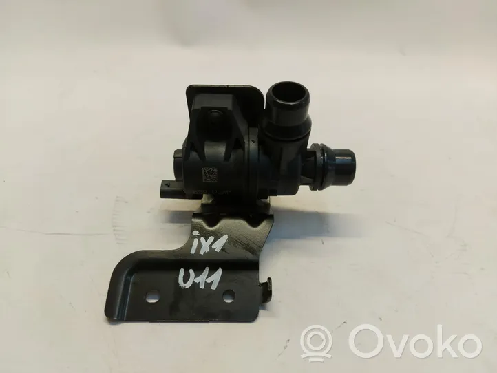 BMW X1 U11 Tuyau de liquide de refroidissement moteur 9896407