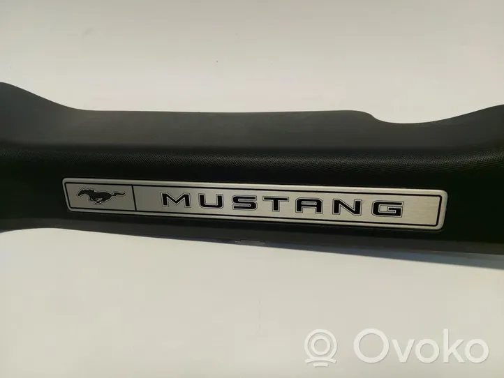 Ford Mustang Mach-E Sivuhelman/astinlaudan suoja LJ8B-R13201-BGW
