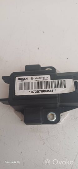 Audi A4 S4 B5 8D ESP (elektroniskās stabilitātes programmas) sensors (paātrinājuma sensors) 4B0907637A